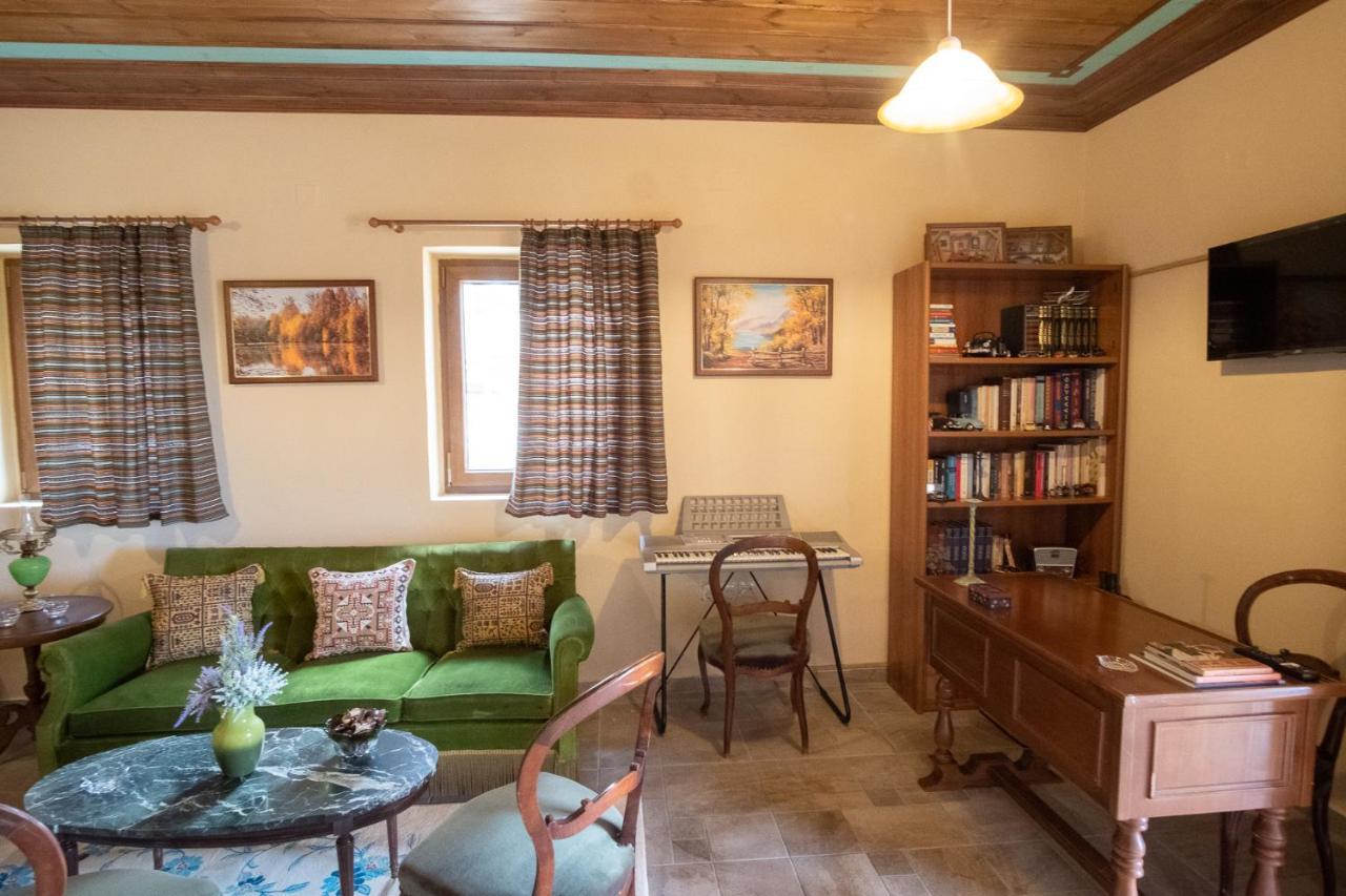 Okakosolykos Apartment Kostitsi